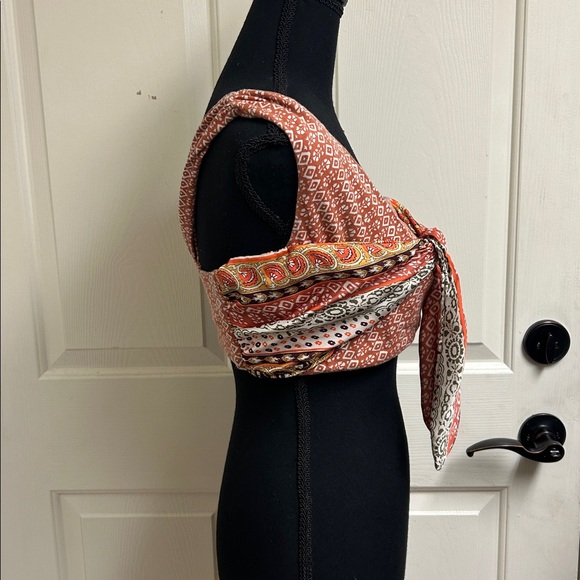 Anthropologie One Shoulder Scarf
Crop Top XSmall - Picture 4 of 7